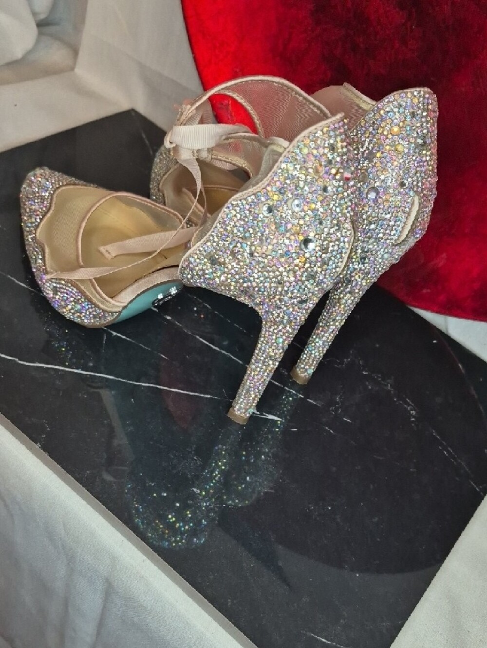 WS43- Betsey Johnson Sparkling Cream Crystal Pointed-Toe Heels - sz 10 - Picture 8 of 12